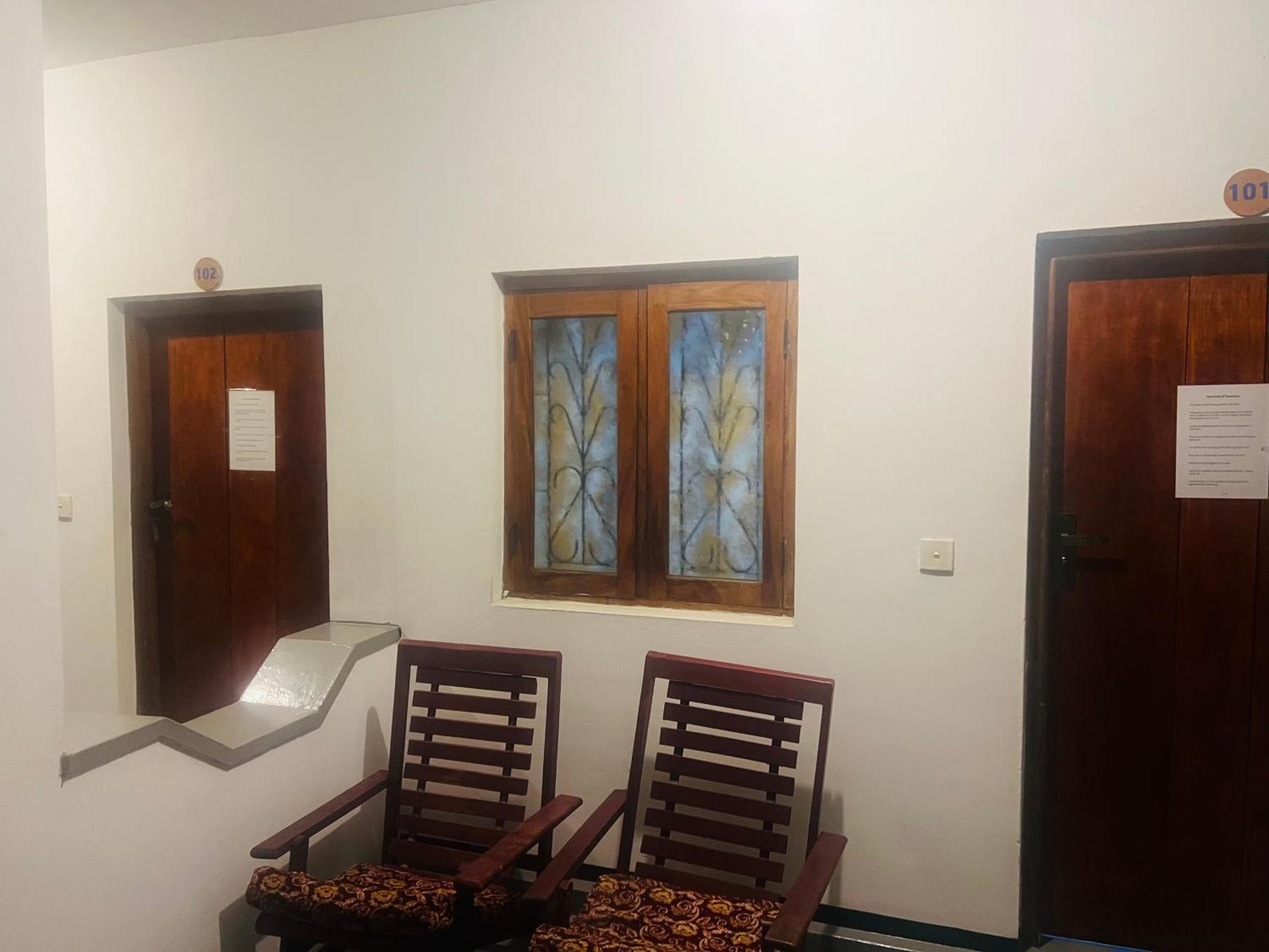 Moxy Bay Arugambay Hotel Arugam Bay Buitenkant foto