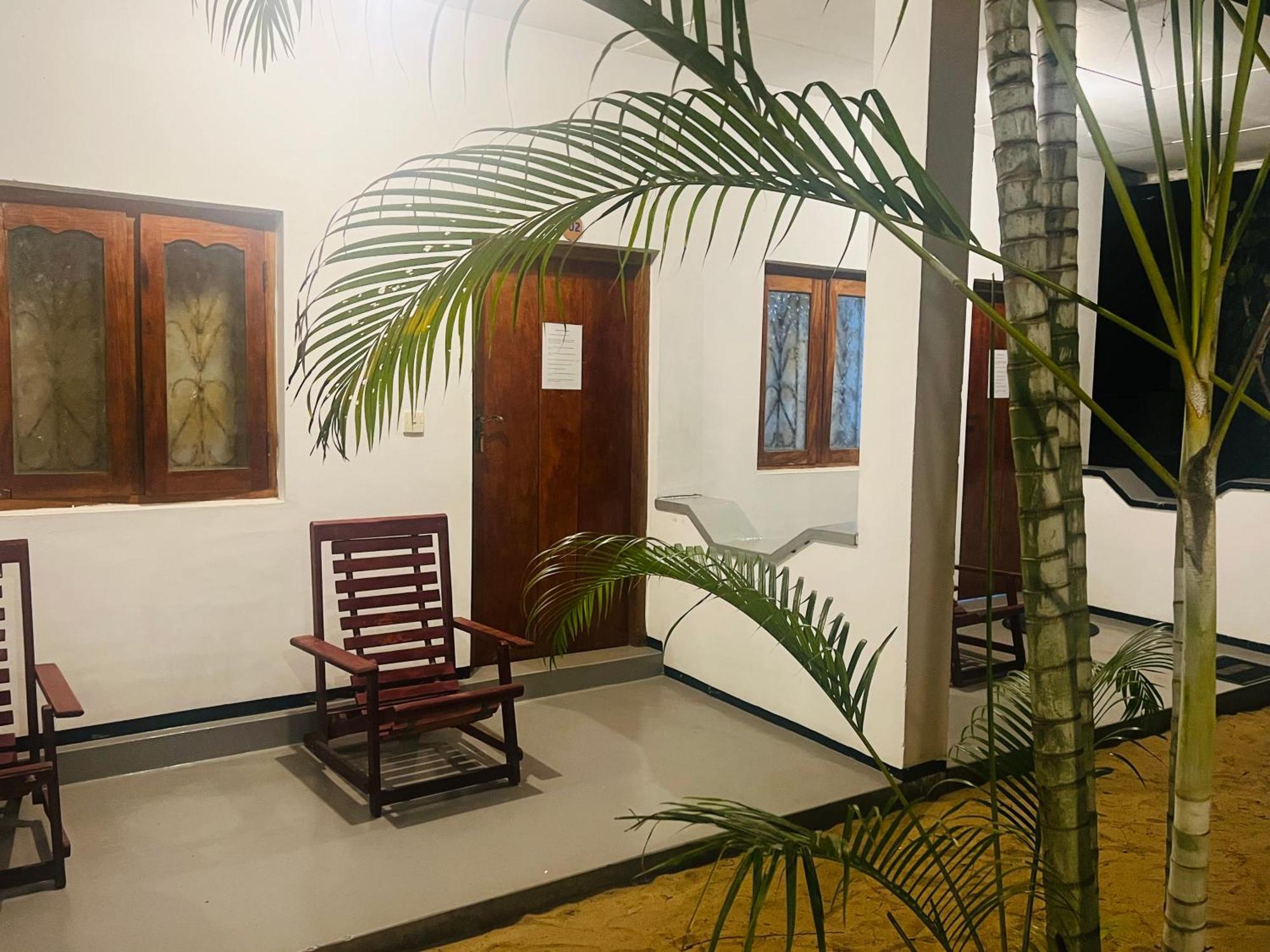 Moxy Bay Arugambay Hotel Arugam Bay Buitenkant foto